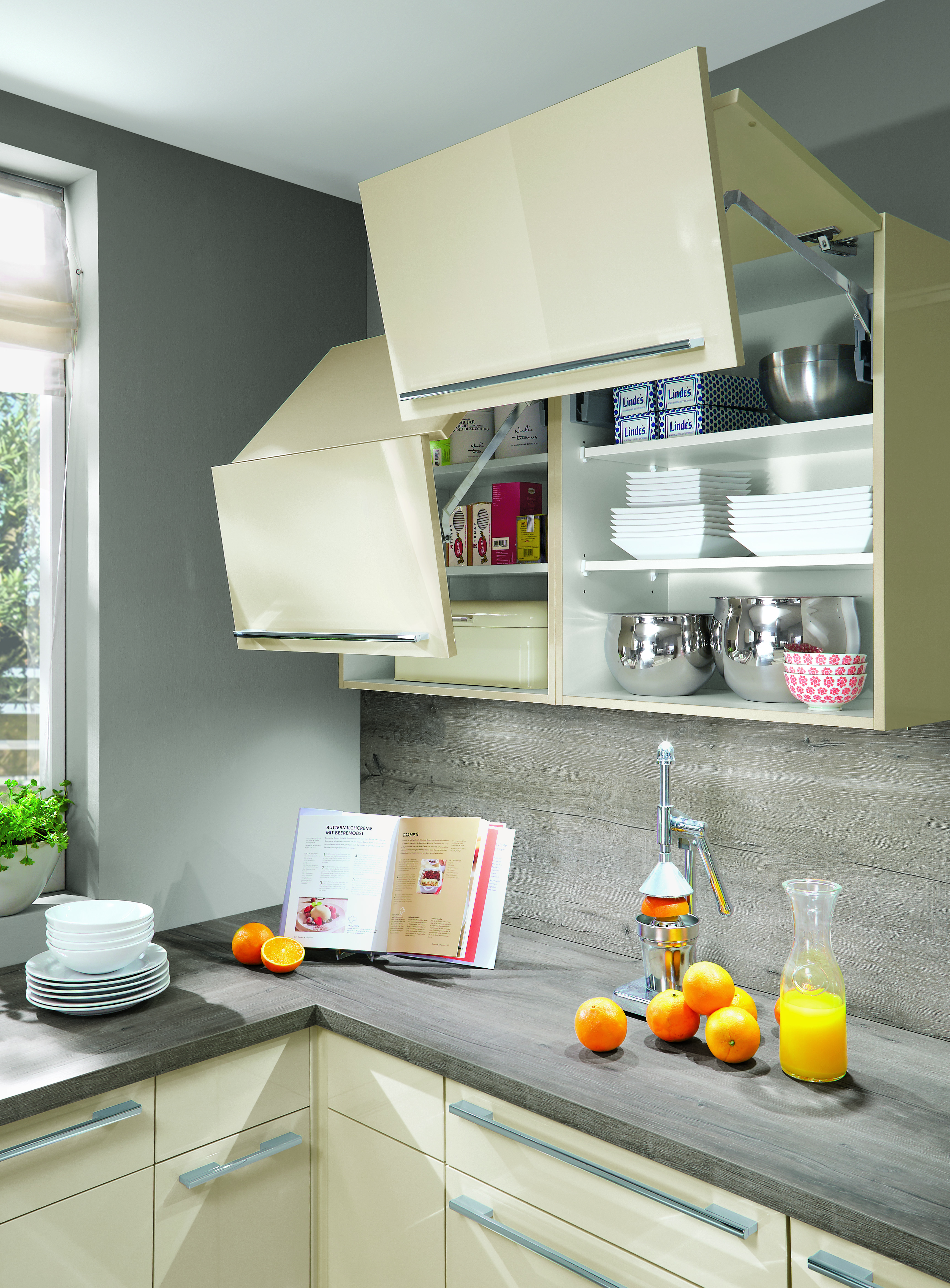 Ein Raum, drei Küchen - Küche&Co