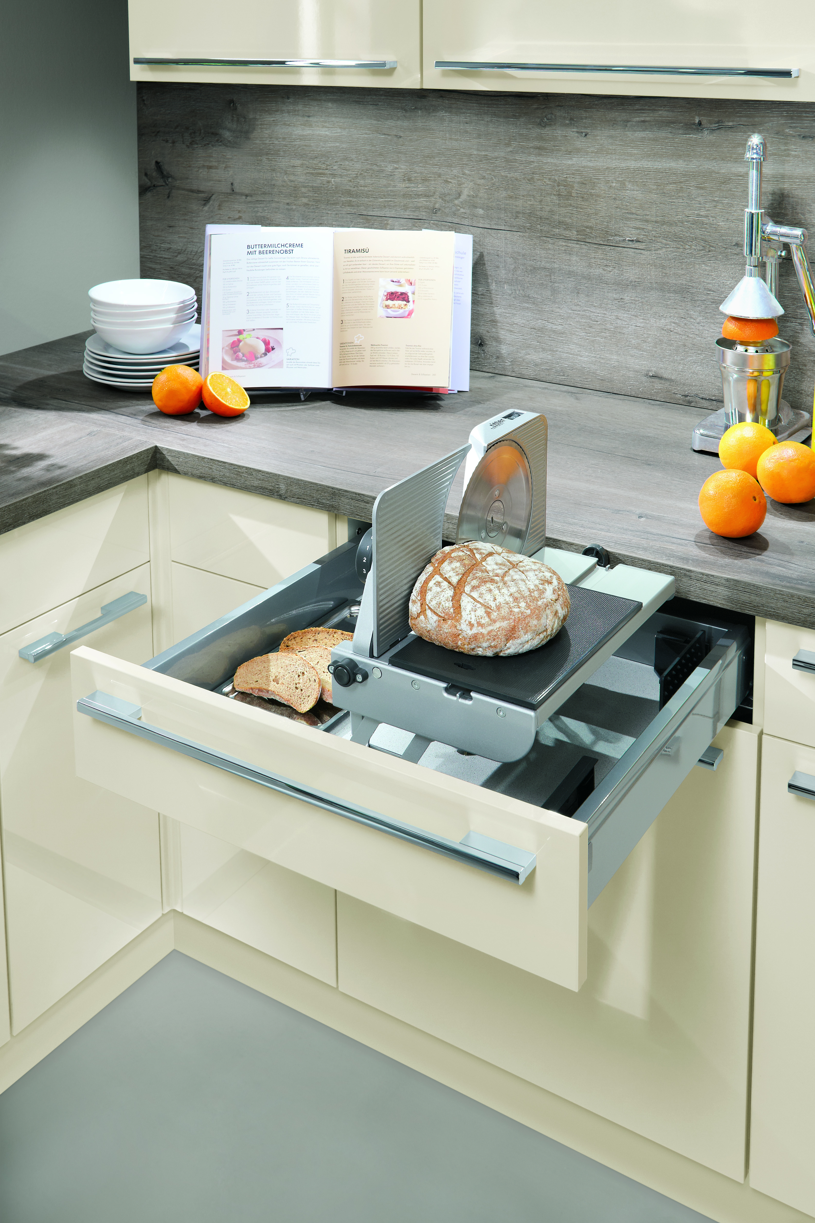 Ein Raum, drei Küchen - Küche&Co